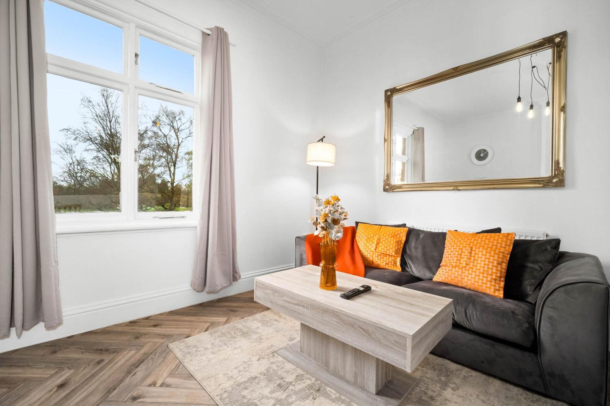 Luxury Apartment - Wolverhampton - Netflix - Smart Tv - Fast Wifi - 7Apc Extérieur photo